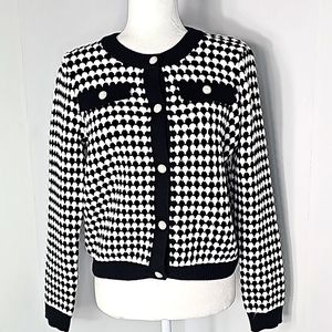 New. Bottom Down sweater size Small